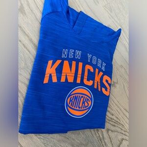 Knicks hooded shirt Youth Large.
